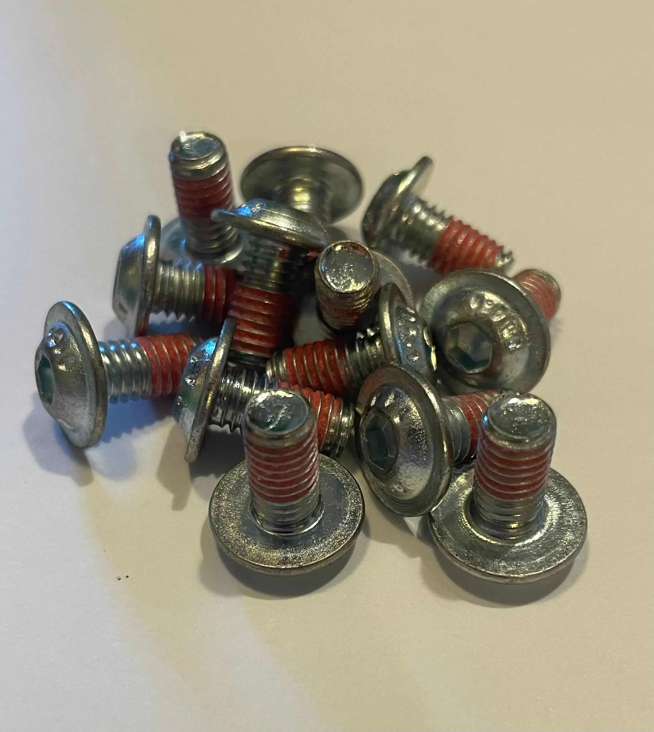 Powłoka mikrokapsułkowa Dri-Lok® na gwincie